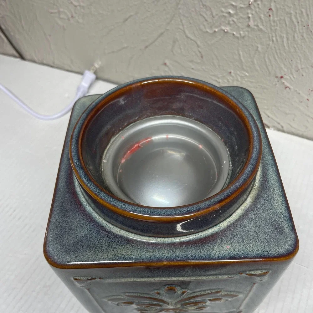 Yankee Candle Electric Wax Melt Bronze Colored With Design‎